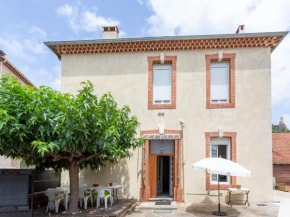 Elegant Holiday Home in Roquebrun with Garden